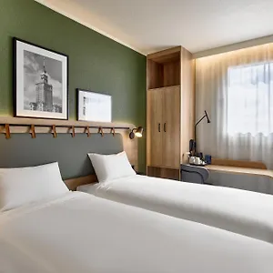 Otel Campanile Old Town ***