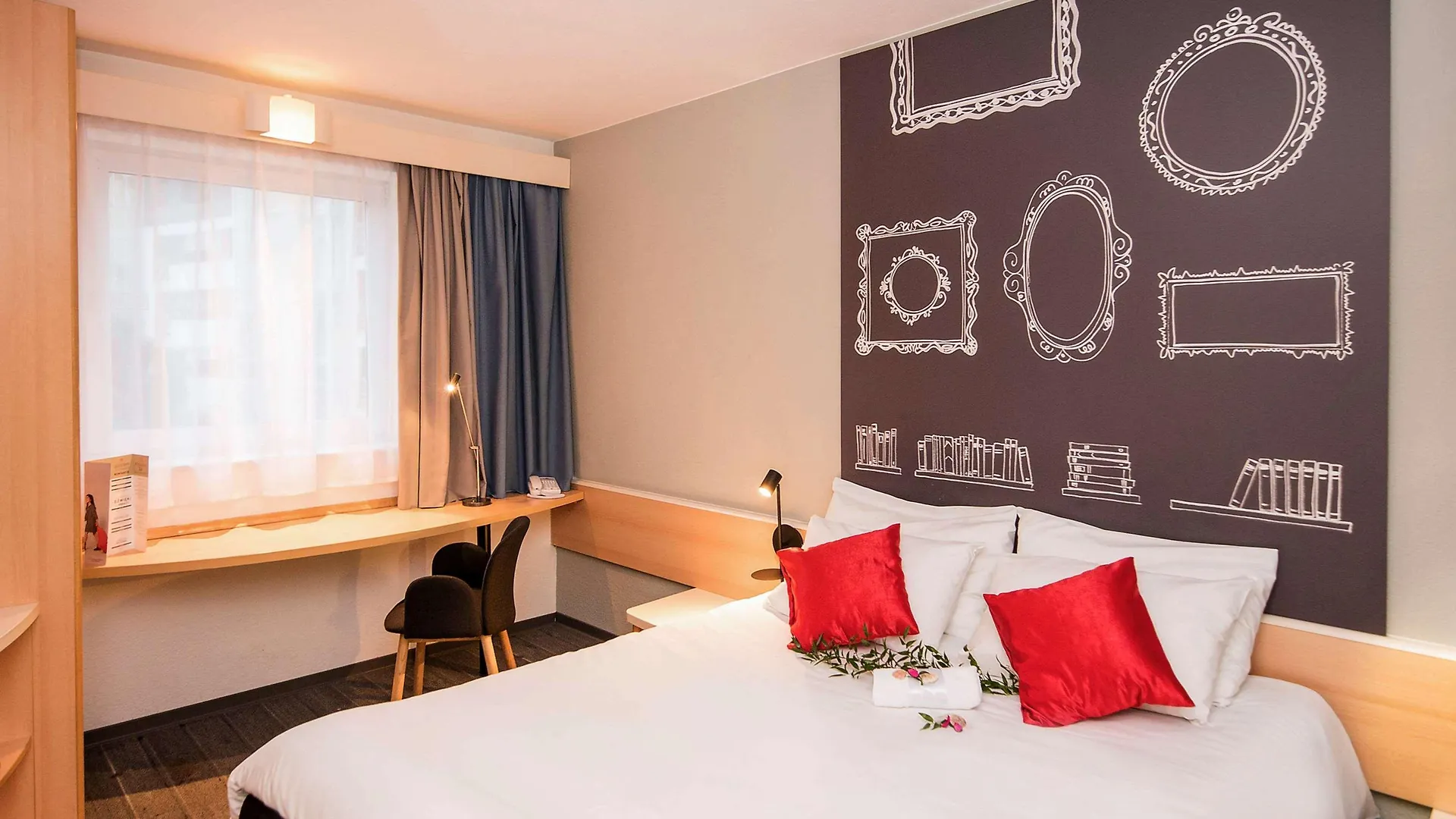 Ibis Poznan Stare Miasto Otel 2*,  Polonya